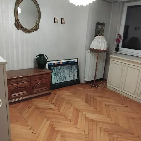 2 Bedroom 1 Living In Old Town Апартаменти